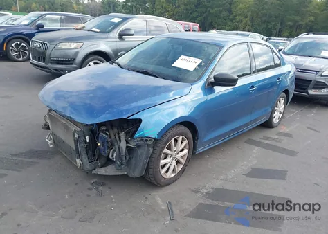 2015 Volkswagen Jetta 1.8T Se z USA, uszkodzony, nr VIN 3VWD17AJ3FM256912